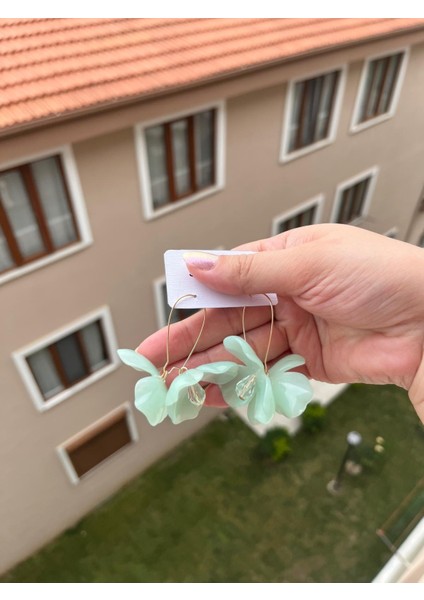 Sallantılı Yeşil Çiçek Figürlü Taşlı Küpe