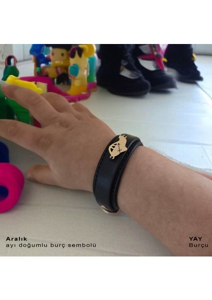 Aralık Ayı Doğumlarına Özel Derili Uçak Motifli 14 Ayar Altın Plakalı Hediye BILEKLIK-447AY-SIYAH