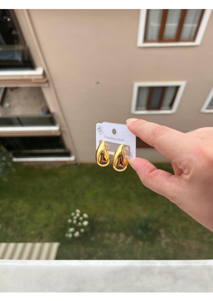 Altın Rengi Damla Figürlü Küpe