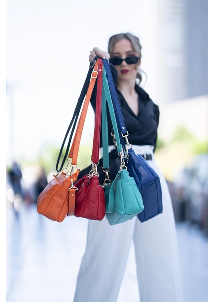 Paris Siyah 3 Fermuarlı Hakiki Deri Kadın Çapraz El ve Omuz Çantası fırsatları