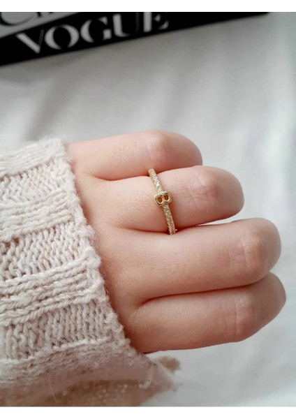 Su Yolu Zirkon Taşlı B Harfli Ayarlamalı Gold Yüzük