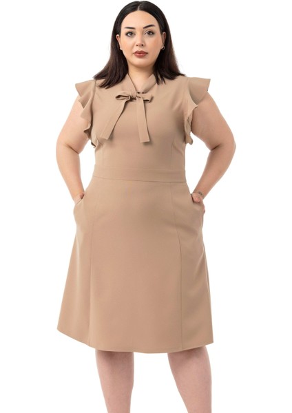 Büyük Beden Yakası Fularlı Kolları Volanlı Midi Vizon Elbise fiyatları