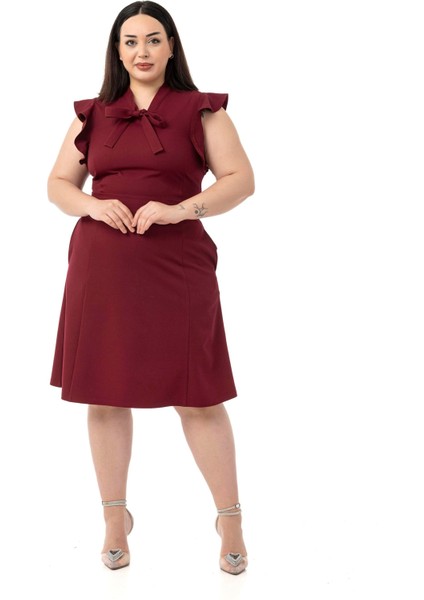 Büyük Beden Yakası Fularlı Kolları Volanlı Midi Bordo Elbise