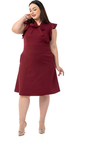 Büyük Beden Yakası Fularlı Kolları Volanlı Midi Bordo Elbise