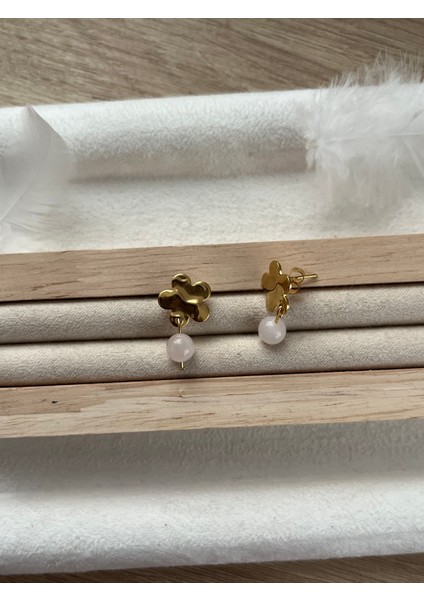 Pembe Kuvars Taşı Çiçek Modelli Çelik Küpe El Yapımı