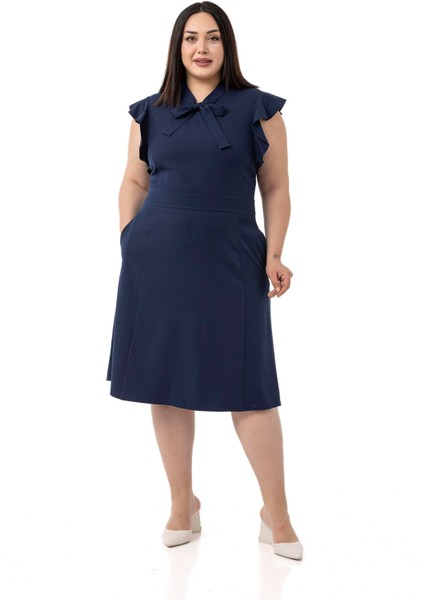 Büyük Beden Yakası Fularlı Kolları Volanlı Midi Lacivert Elbise