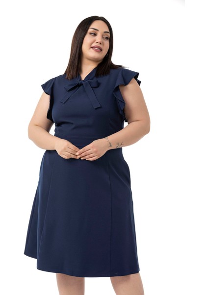 Büyük Beden Yakası Fularlı Kolları Volanlı Midi Lacivert Elbise fiyatları