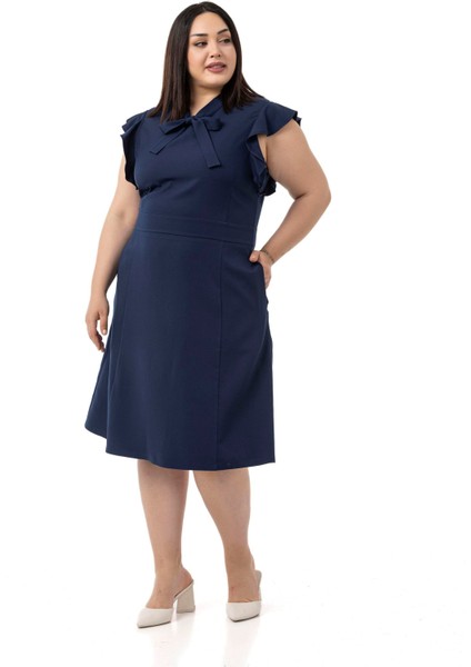 Büyük Beden Yakası Fularlı Kolları Volanlı Midi Lacivert Elbise fırsatları