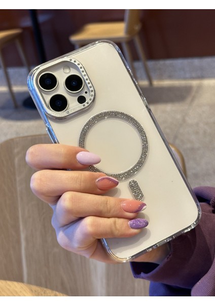 iPhone 15 Pro Max Uyumlu Sararmaz Sert Mika Magsafe Pırlanta Taşlı Şeffaf Kılıf