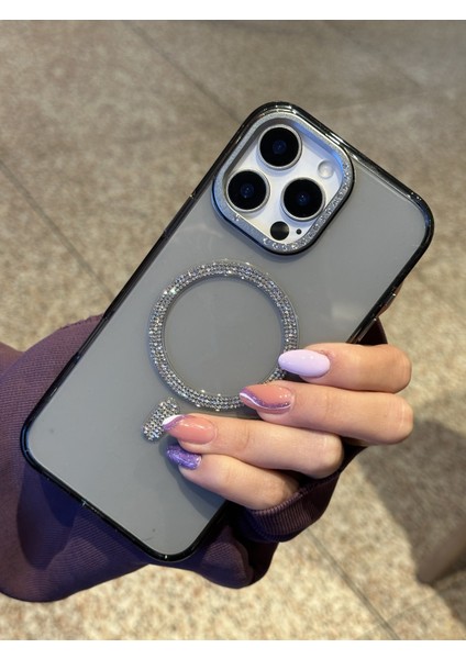 iPhone 15 Pro Max Uyumlu Sararmaz Sert Mika Magsafe Pırlanta Taşlı Şeffaf Siyah Kılıf