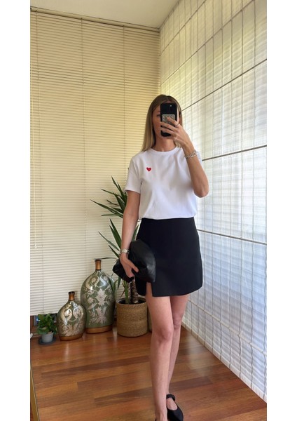 Beyaz Kalpli Tshirt fırsatları