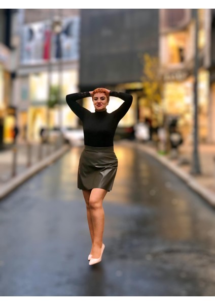 Deri Mini Şortlu Etek