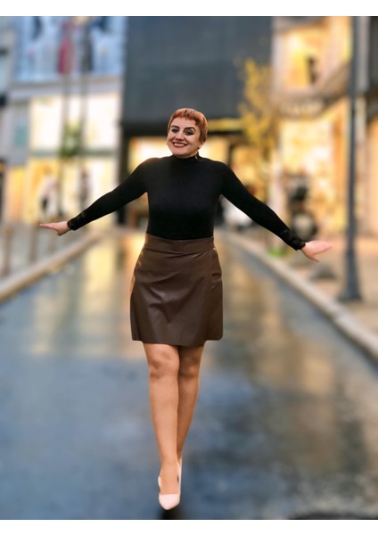 Deri Mini Şortlu Etek