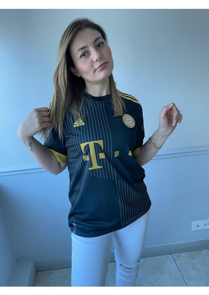 Fc. Bayern München Özel Tasarım Gold-Siyah 21/22 Sezon Isimsiz Kısa Kol Yetişkin T-Shrt Forma