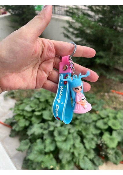 Anime Karakter Kırmızı ve Mavi Çanta Süsü ve Anahtarlık