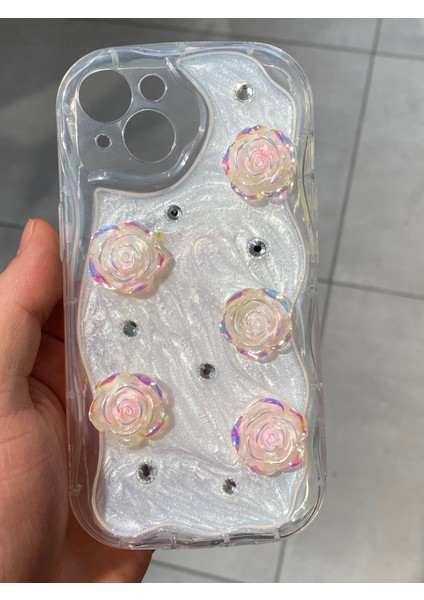 Iphone 13 ve 14 Uyumlu 3D Kabartmalı Çiçek Desenli Silikon Kılıf