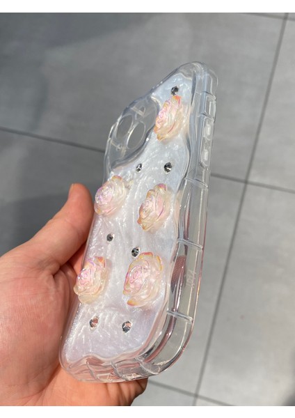 Iphone 13 ve 14 Uyumlu 3D Kabartmalı Çiçek Desenli Silikon Kılıf fiyatları