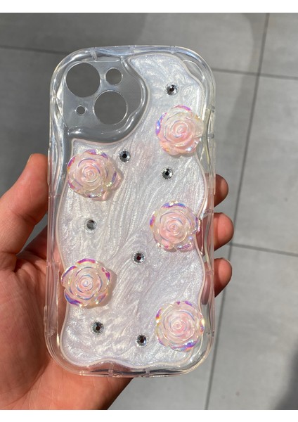 Iphone 15 Uyumlu 3D Kabartmalı Çiçek Desenli Silikon Kılıf