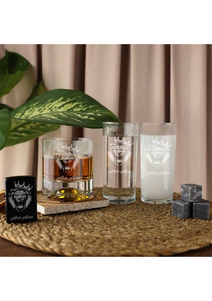 Ahşap Kutulu Aslan Desenli Isme Özel Rakı & Çakmak & Taşlı Viski Kadehi Seti