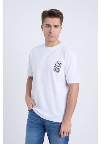 Erkek Oversize Baskılı T-Shirt Beyaz Campfire modelleri
