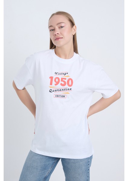 Kadın Oversize Baskılı T-Shirt Beyaz 1950