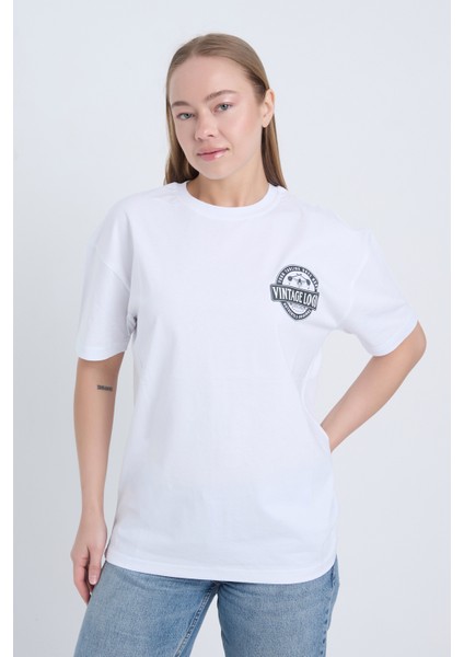 Kadın Oversize Baskılı T-Shirt Beyaz Vintage Logo fiyatları