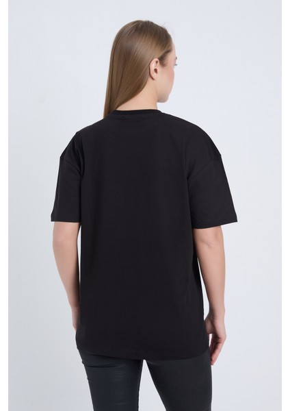 Kadın Oversize Baskılı T-Shirt Siyah Vintage 1950 indirimleri