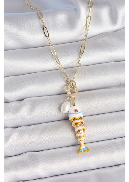 Inci Detaylı Zirkon Taşlı Beyaz Balık Figürlü Gold Renk Pirinç Kolye