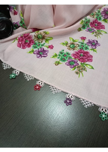 Kenarları El Yapımı Tek Mekik ve Iğne Oyalı Pudra Pembe Renkte Yazma Başörtü