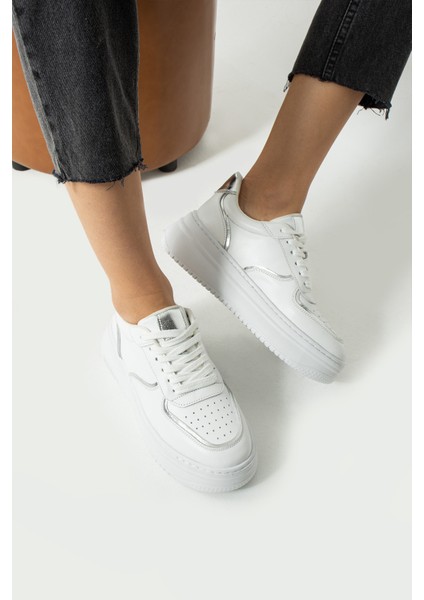 Jega Kadin Hakiki Deri Bagcikli Beyaz Sneaker fırsatları