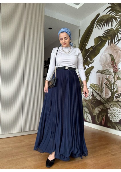 Şifon Pileli Etekli Sandy Bluz Takım – Zamansız Şıklık Lacivert