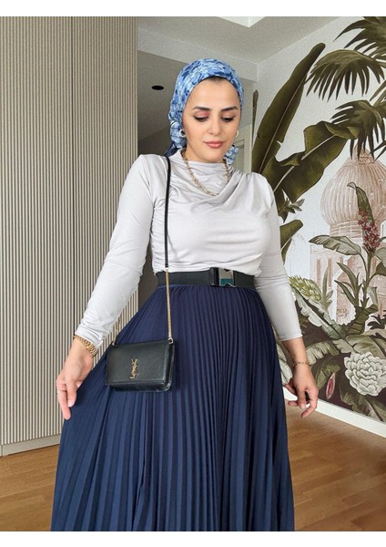 Şifon Pileli Etekli Sandy Bluz Takım – Zamansız Şıklık Lacivert
