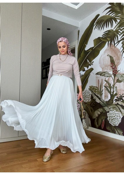 Şifon Pileli Etekli Sandy Bluz Takım – Zamansız Şıklık Ekru