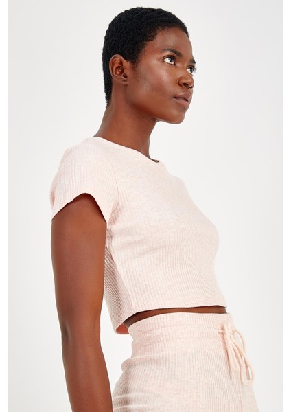 SlimFit Kadın Bisiklet Yaka Kısa Kol Mercan Crop Top 18997 fırsatları