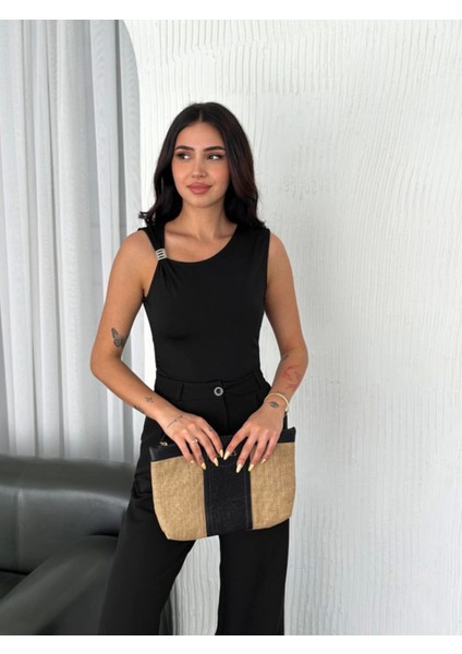 Osy Modal Yumuşak Dokulu Kumaş Bisiklet Yaka Sıfır Kol Bluz Omuz Toka Aksesuar Detaylı - Siyah