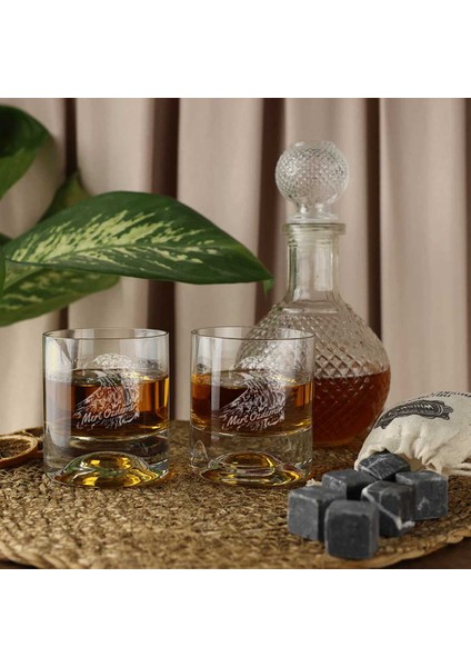 Ahşap Kutulu Kartal Desenli Isme Özel Taşlı ve 2'li Viski Kadehi Seti modelleri
