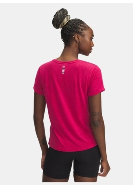 1386337-681 Ua Launch Camo Shortsle Yuvarlak Yaka Fitted Pembe Kadın T-Shirt fiyatları