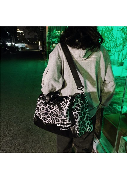 Siyah Stil Moda Leopar Desenli Kısa Mesafe Seyahat Çantası Kadın Taşınabilir Hafif Erkek Seyahat Bavulu Geniş Kapasiteli Spor Spor Çantası (Yurt Dışından) modelleri