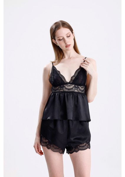 Kadın Dantelli Saten İp Askılı Şort Takım Şık ve Zarif Yazlık Ev Giyim