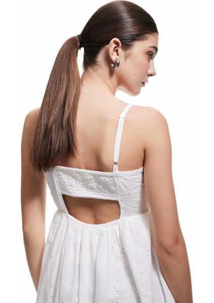 Pamuklu Arkası Pencere Detaylı Midi Askılı Brodeli Fistolu Kloş Elbise modelleri