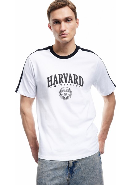 Kısa Kollu Pamuklu Regular Fit Şerit Detaylı Bisiklet Yaka Baskılı Lisanslı Harvard Tişört
