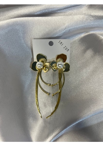 Altın Renk Uzun Sallantılı Inci Detaylı Çiçek Küpe – Şık ve Modern Tasarım modelleri