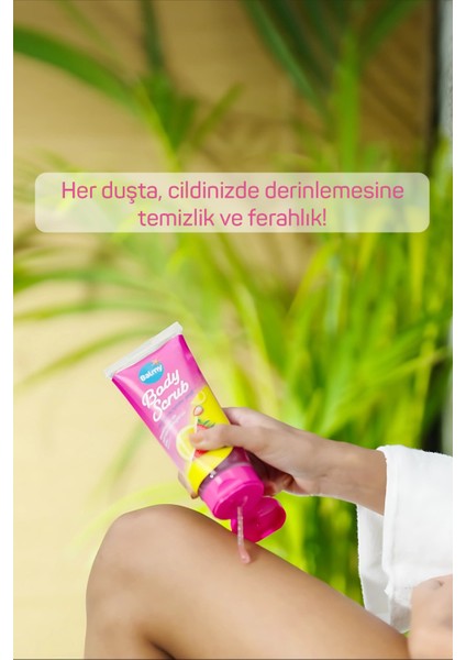 Çilek ve Limon Aromalı, Besleyici, Arındırıcı, Nemlendirici Vücut Peelingi 250 G fırsatları