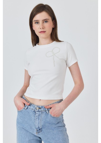 Beyaz Inci Kurdele Işlemeli Crop Slim Fit Tişört 2229