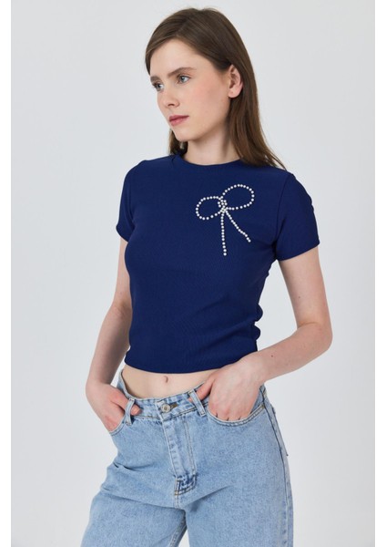 Laci Inci Kurdele Işlemeli Crop Slim Fit Tişört 2229