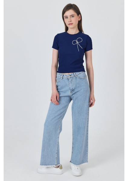 Laci Inci Kurdele Işlemeli Crop Slim Fit Tişört 2229 fiyatları