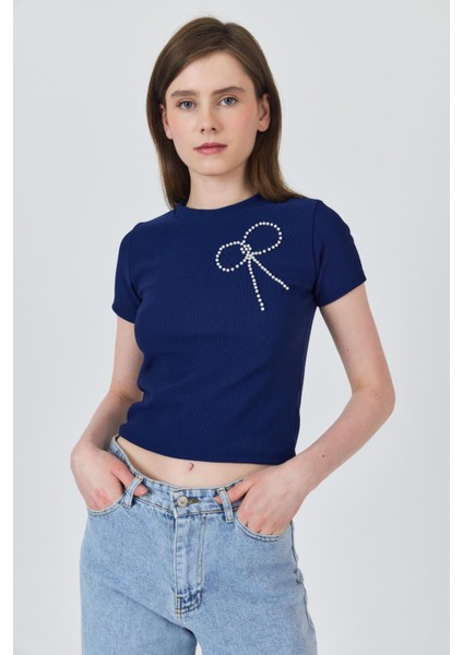 Laci Inci Kurdele Işlemeli Crop Slim Fit Tişört 2229 fırsatları