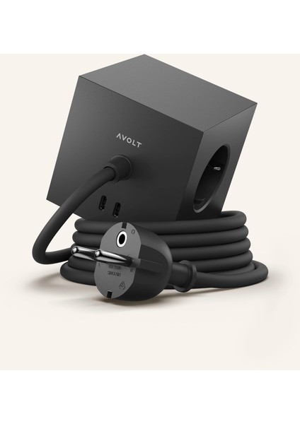 Square 1 Priz, 3 Schuko Çıkışı, 2 Usb-C, Manyetik, 7,5 cm