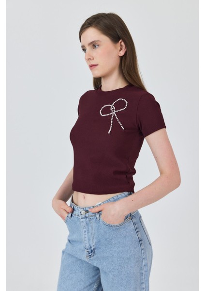 Bordo Inci Kurdele Işlemeli Crop Slim Fit Tişört 2229 fiyatları