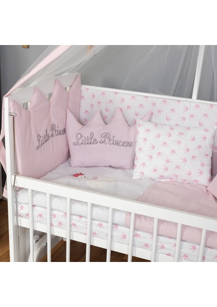 Ahşap Lake Beyaz Renk Anne Yanı Beşik 3 Kademeli Sallanan Ahşap Beşik 60 x 120 cm - Pembe Prenses Uyku Setli & Soft Yataklı